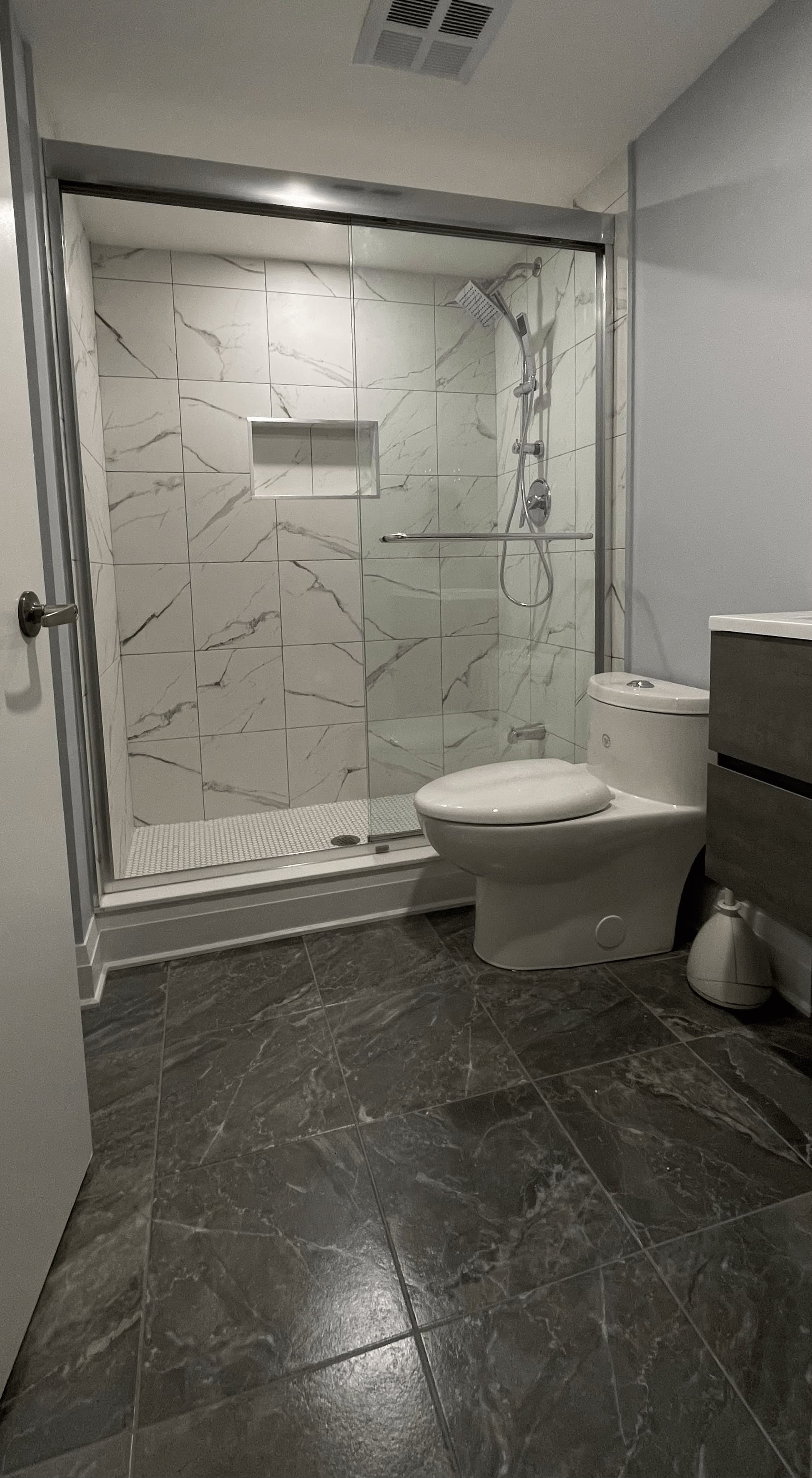 Bathroom Gallery project photo 6