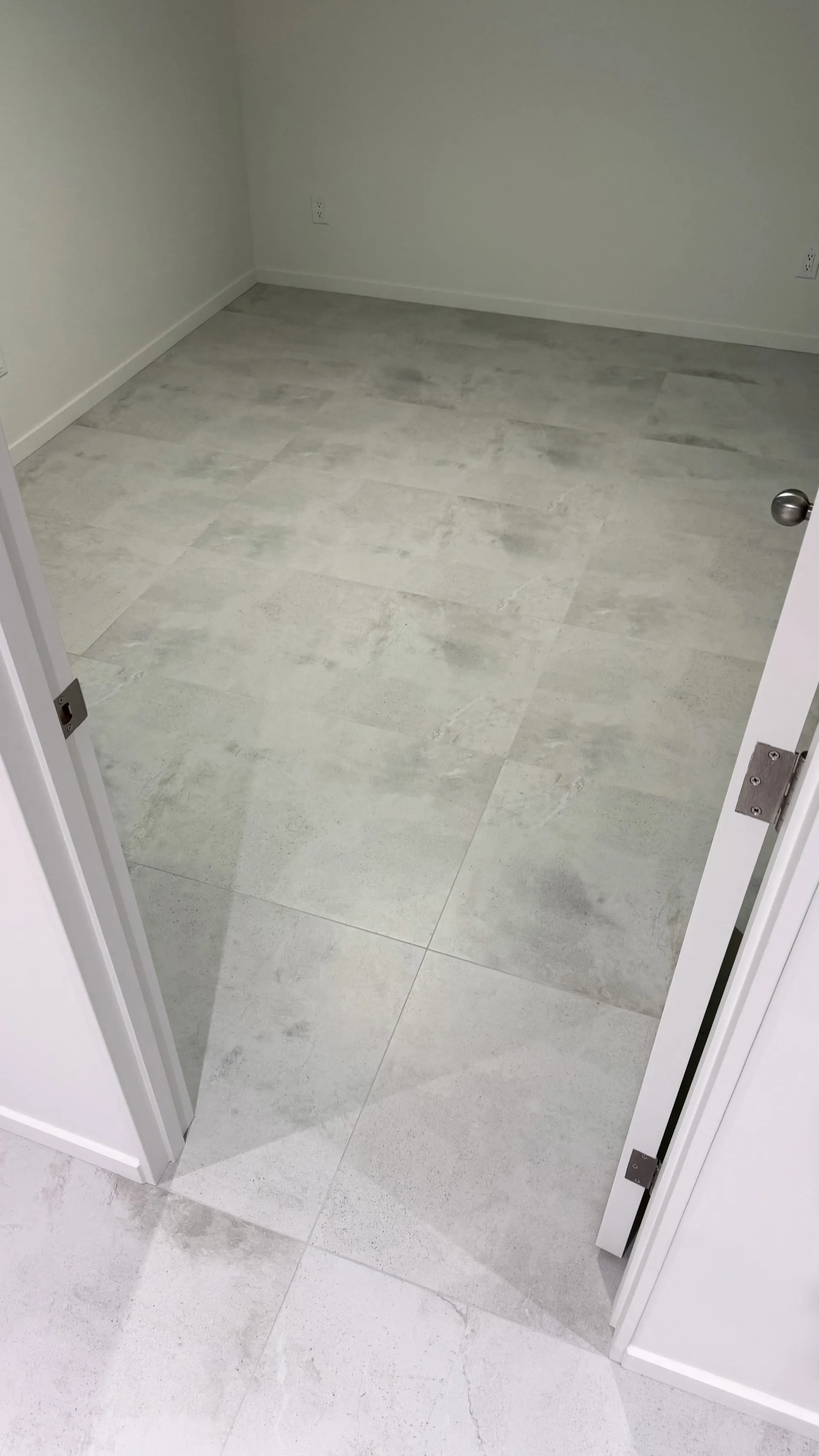 Stone slabs & Commercial projects gallery project photo 1